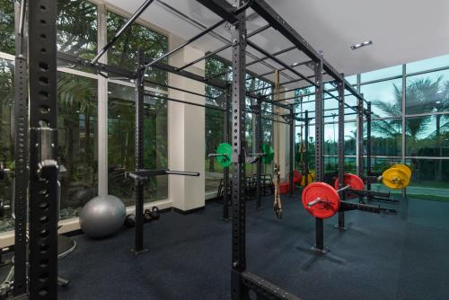 Gimnasio o instalaciones de fitness de Iberostar Selection Bavaro Suites - All Inclusive