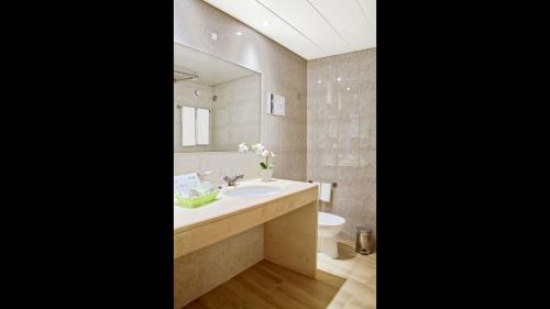 Amazing ApartHotel Apartments 2 Bedroom in Albufeira