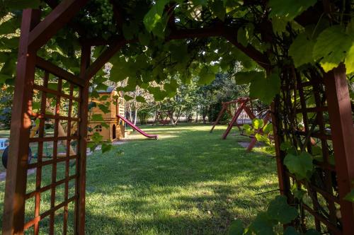Zahrada ubytování Agroturystyka Orlik Kiełkowice ul Turystyczna 132 Sala &Noclegi