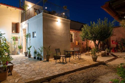 Sappho 3-bedroom House