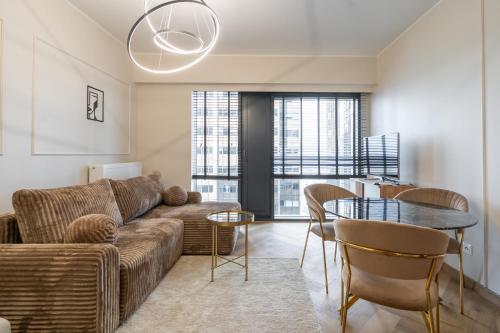 Global Park Beige Chic Studio by BookingHost