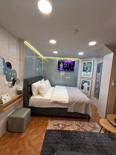 Foto CityTales - Sarajevo Center Apartments - Free Parking - 1 Apartment with one Bedroom & 1 Deluxe Studio Apartment 5