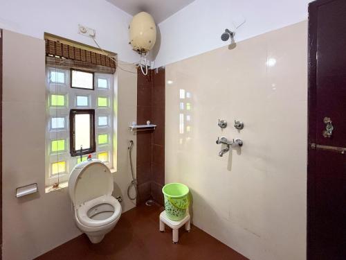 Bilik mandi di Mohan Villa Home Stay