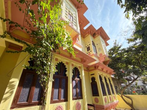 Bangunan di mana terletaknya rumah percutian