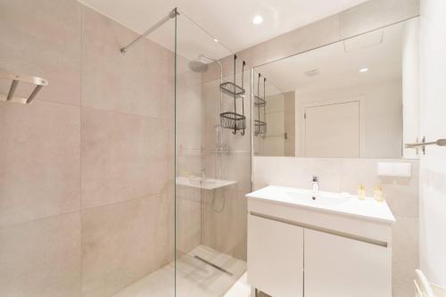 Saro Apartment by HelloVacations