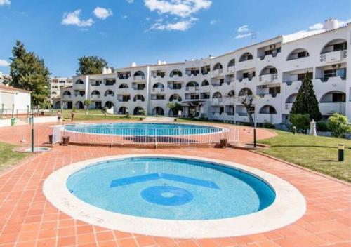 Saro Apartment by HelloVacations
