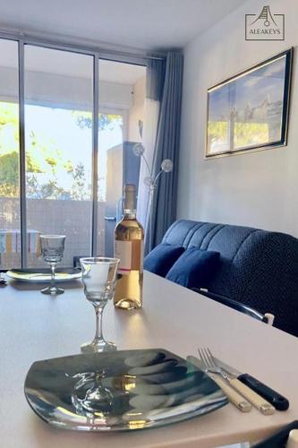 Studio Le Takeo Quartier Ponant, clim, parking, proche golf
