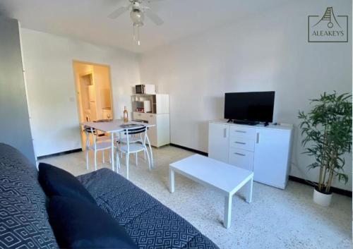 Studio Le Takeo Quartier Ponant, clim, parking, proche golf