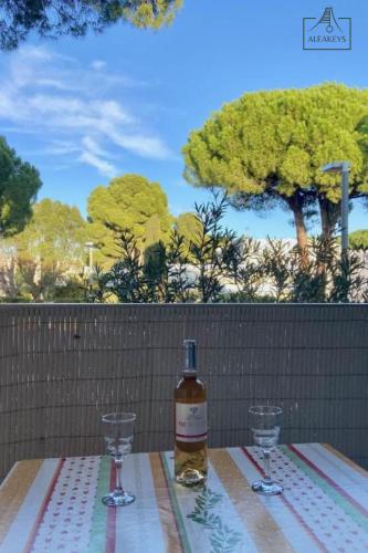 Studio Le Takeo Quartier Ponant, clim, parking, proche golf