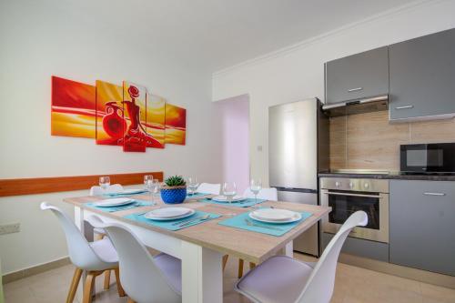 St Julian's Unique 3-bedroom Apartments and Penthouse with Jacuzzi