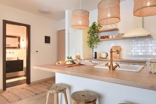 Splendeur - Modern Apartment with private parking