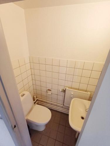 Ένα μπάνιο στο Double room 5 with Free Parking