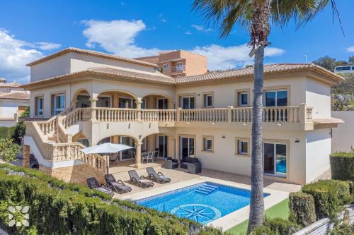 Villa Socrates by Abahana Villas