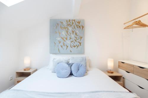 Bica Blue 1BR Loft w Riverview n AC by LU Holidays