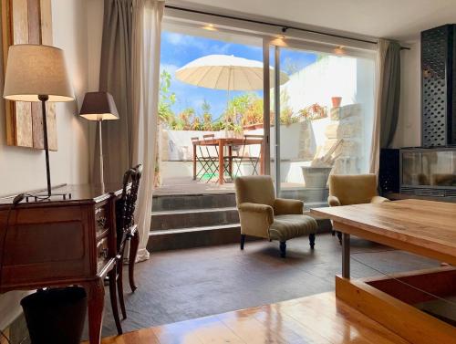 Sunny Apartment in Town with Terrace