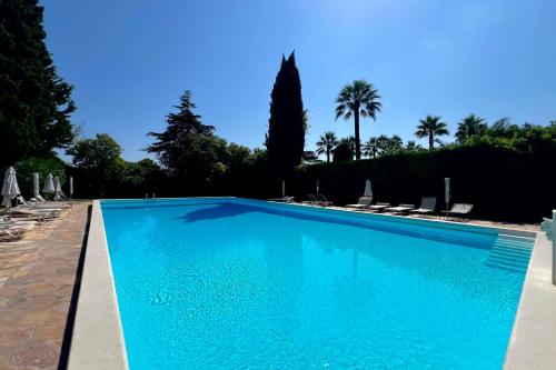 JUAN LES PINS 6 people pool tennis