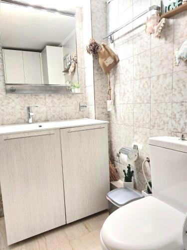 Vouliagmeni Top Floor Maisonette - 2