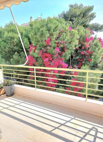 Vouliagmeni Top Floor Maisonette - 2