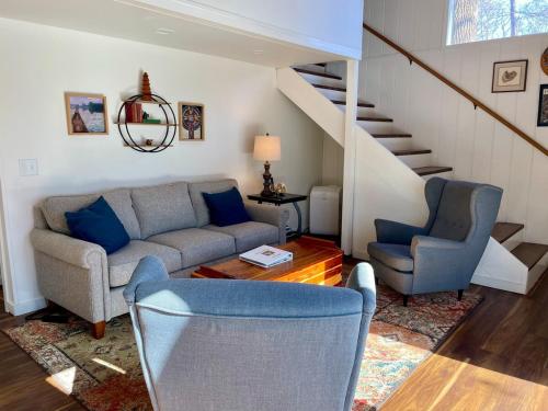 a living room with a couch and two chairs at Trillium Ridge, Hocking Hills Area, 2 Bedroom, 3 Beds in Rockbridge
