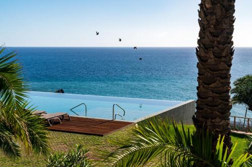 Acqua Residence VII by an island apart