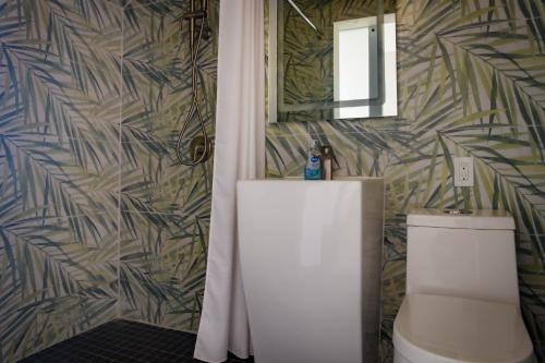 Un baño de Club Vieques - Adults Only Resort - LGBT Friendly