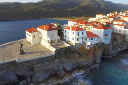 Photo de la galerie de l'établissement Boutique BnB Sea Views & Breakfast - Suite 2R, à Andros