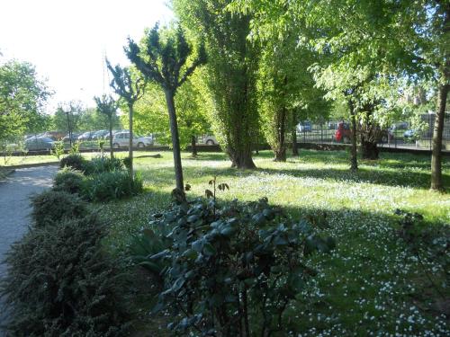 ミラノにあるMilan White Tower Apartmentのギャラリーの写真