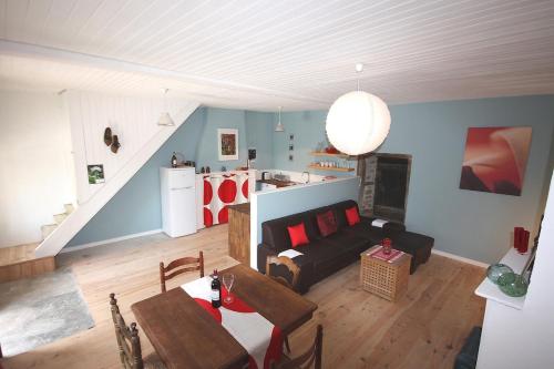 Photo de la galerie de l'établissement Beautiful country cottage in Limousin Natural Park, à Bussière-Galant