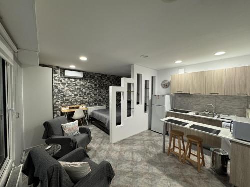 Aphrodite Studio near Athens Floisvos Marina