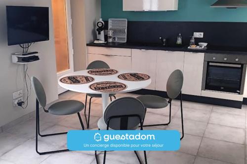 La Roche Bleue - 100m plage - Parking