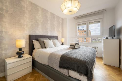 For You Rentals Spacious, temporary, and central 3-bedroom apartment PDA653