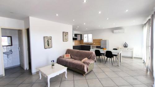 Maison tout confort belle terrasse sud