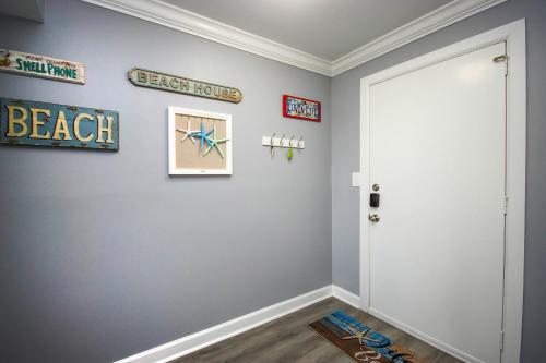 Φωτογραφία από το άλμπουμ του Beachy waterfront condo on Sanibel island Minutes to beach Sandpebble 4E σε Sanibel