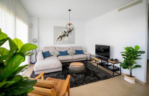 Modern Apartment with Year-Round Open Pool