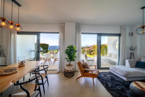 Modern Apartment with Year-Round Open Pool