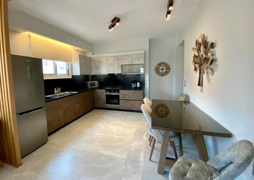 Modern Marina Vista Apartment