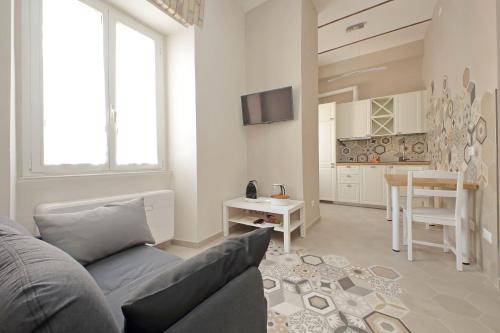 Cozy new flat near the Station!
