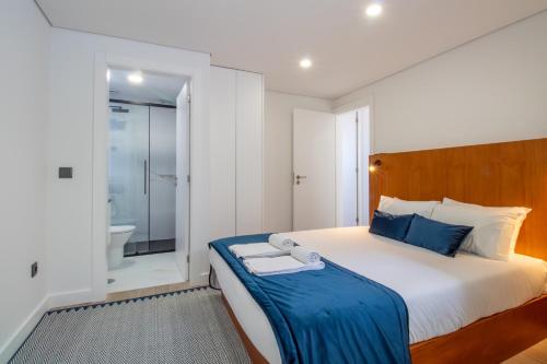 Quiet Duplex w Patio in Lapa by LovelyStay