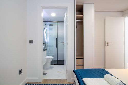 Quiet Duplex w Patio in Lapa by LovelyStay
