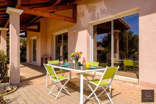 Fotografie z fotogalerie ubytování Maison de vacance avec jardin 8 personnes Biscarrosse v destinaci Biscarrosse