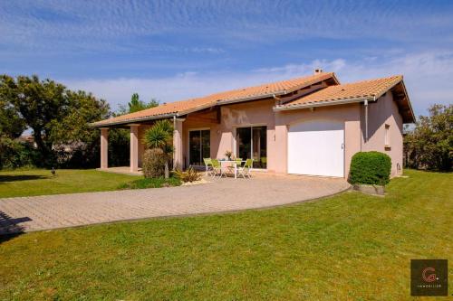 Fotografie z fotogalerie ubytování Maison de vacance avec jardin 8 personnes Biscarrosse v destinaci Biscarrosse