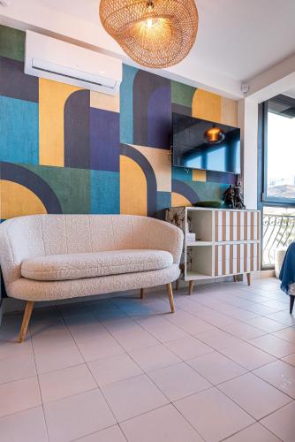 Regency Luxe Studio