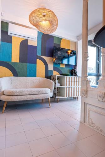 Regency Luxe Studio