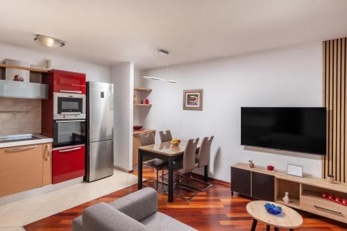 Big modern two - bedroom apartment with sea view and balcony - Spalato