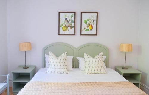 Cama o camas de una habitación en St Fort Farm Guesthouse