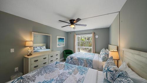 Una cama o camas en una habitación de Beach Haven