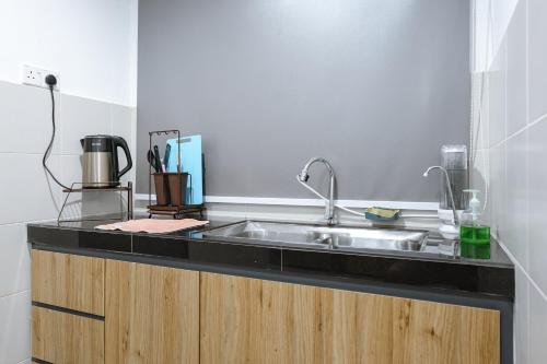 Η κουζίνα ή μικρή κουζίνα στο Clover Nest -Cozy & Stylish Studio Retreat- Clover Home 2-03