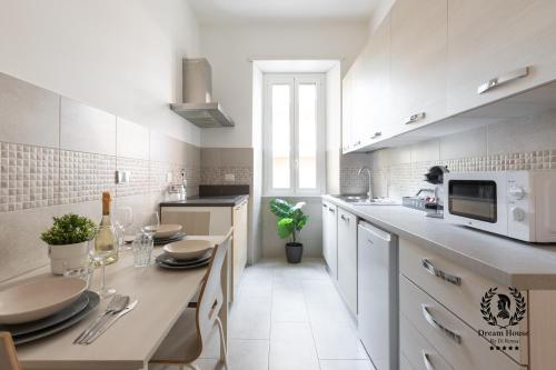 Dream House Re di Roma - 50mt to Metro Station, central position, 4pax, 2bdr