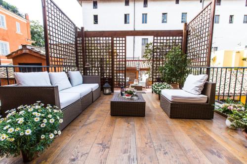 A seating area at Pettinary Village B&B