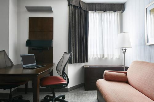 Club Quarters Hotel Embarcadero, San Francisco Image